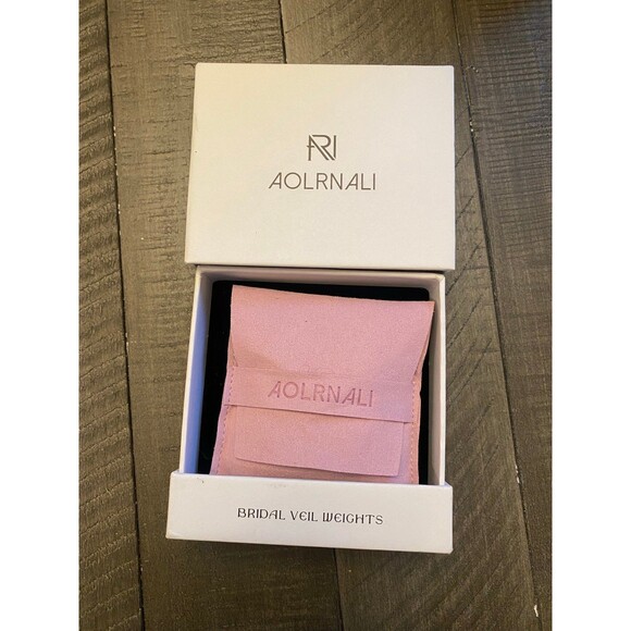 Bridal veil weights - Picture 3 of 4